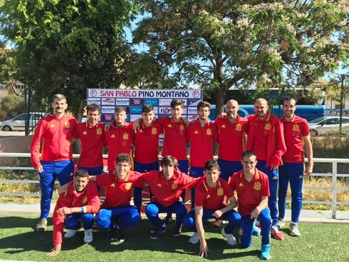 Antonio Jesús Domínguez junto a sus compañeros de la Selección española