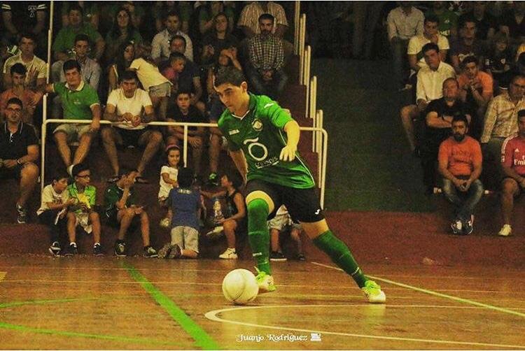 Franyi jugando contra el Real Betis